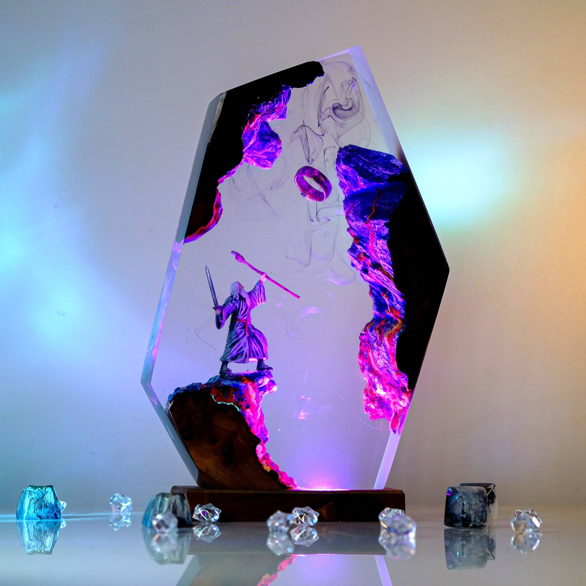 Lámpara de Resina con Figura d - Desk Setup Desk reseña y precio